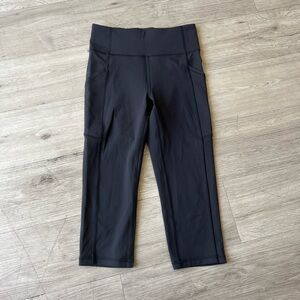 Lululemon black invigorate crop leggings sz 4